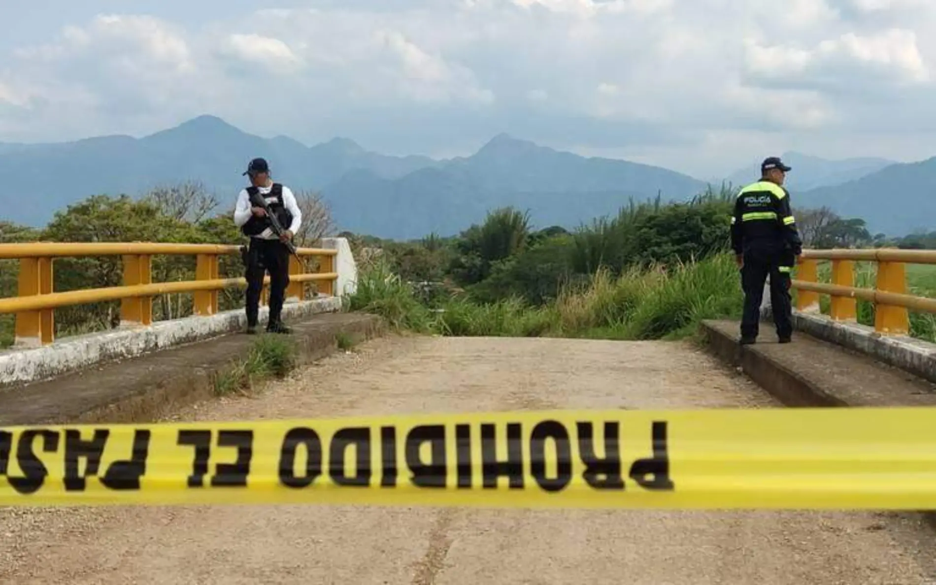 Hallan cuerpo a la orilla de autopista Puebla-Veracruz